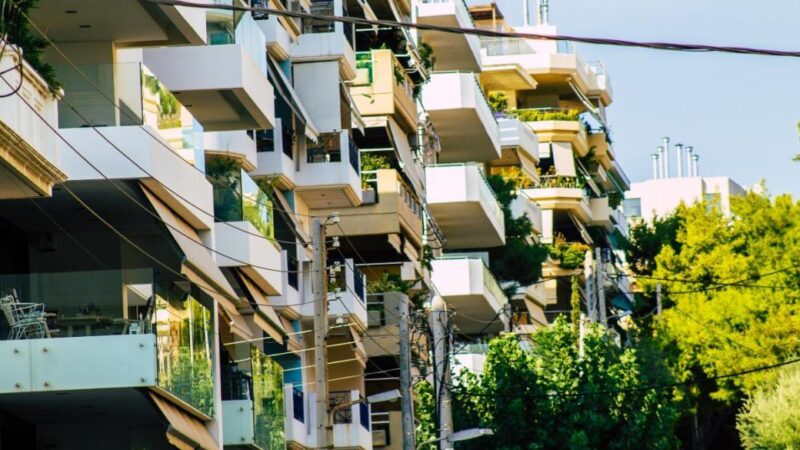 Συναγερμός στην Καλλιθέα: Εκκένωση πολυκατοικιών για τον εντοπισμό πικρικού οξέος