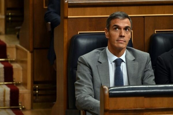 Ισπανία: Πολιτικό πλήγμα για την κυβέρνηση Σάντσεθ μετά την απόρριψη μέτρων για τη στέγαση