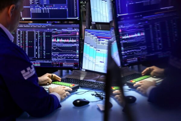 Αυξημένες αποδόσεις για τα quant hedge funds λόγω της μεταβλητότητας στις αγορές ομολόγων
