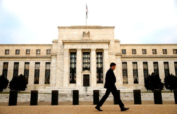 Fed: Πιθανή παύση των αυξήσεων επιτοκίων τον Οκτώβριο