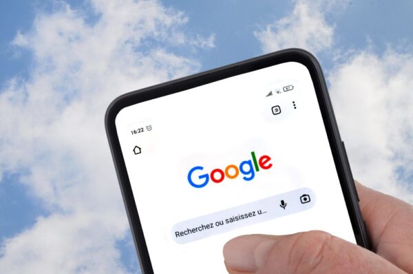 Η Google αποζημιώνει μέσα ενημέρωσης για την εκπαίδευση συστημάτων τεχνητής νοημοσύνης