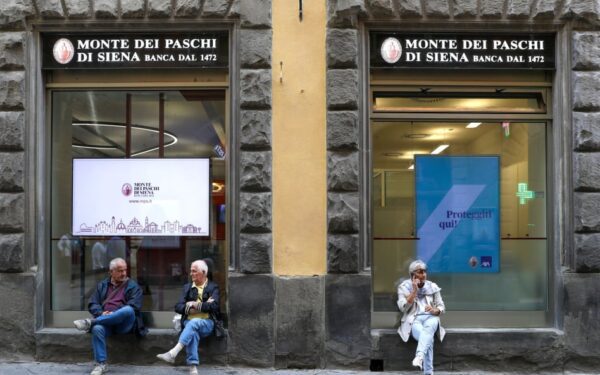 Νέα βελτιωμένη πρόταση εξαγοράς της Monte dei Paschi από την Intesa Sanpaolo