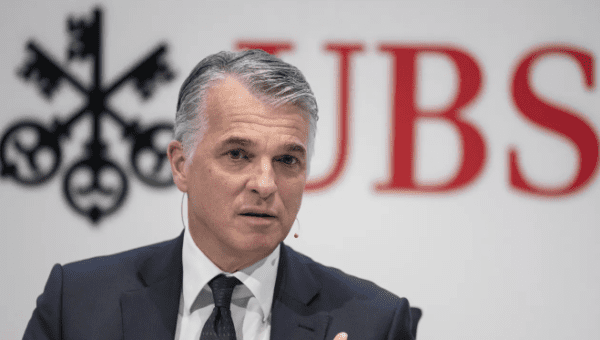 Παρέμβαση CEO της UBS για τη γαλλική οικονομία: Ανάγκη για δραστικά μέτρα κατά της κρίσης χρέους