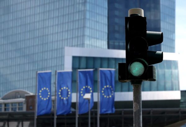 Χαλάρωση πιστωτικών όρων και αύξηση κόστους δανεισμού στις αγορές τίτλων
