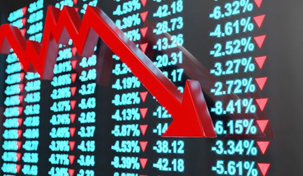 Σημαντική πτώση στο Χρηματιστήριο Αθηνών με πιέσεις στον τραπεζικό κλάδο