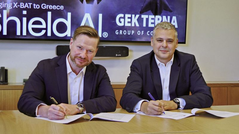 Στρατηγική συνεργασία ΓΕΚ ΤΕΡΝΑ και Shield AI για την παραγωγή drones X-BAT στην Ελλάδα
