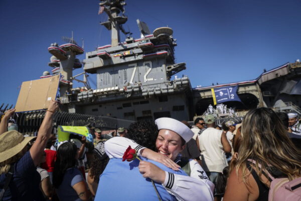 Επιστροφή του USS Abraham Lincoln στο Σαν Ντιέγκο μετά από αποστολή στη Μέση Ανατολή