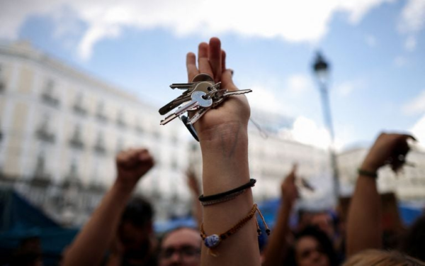 Ισπανία: Δημοσκοπική άνοδος Λαϊκού Κόμματος και Vox ενόψει πρόωρων εκλογών