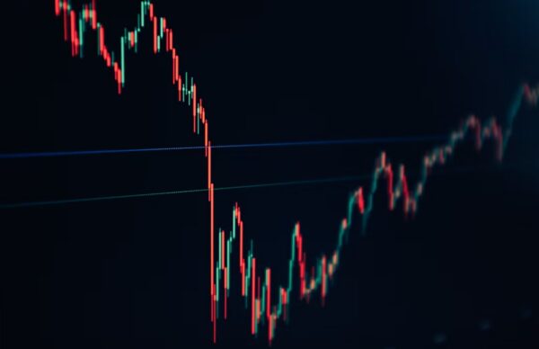 Πτώση στις ευρωπαϊκές τραπεζικές μετοχές λόγω της πολιτικής αβεβαιότητας στη Γαλλία
