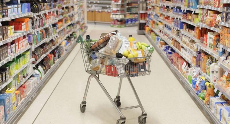 Στα 25,7 δισ. ευρώ η ετήσια δαπάνη των ελληνικών νοικοκυριών για είδη παντοπωλείου