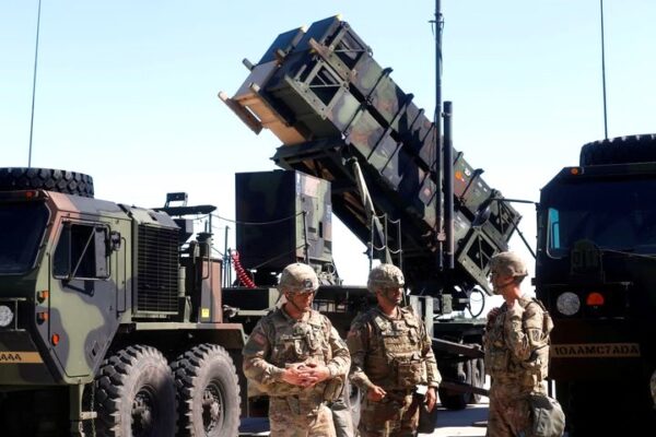 Καθυστερήσεις στις παραδόσεις συστημάτων Patriot στην Πολωνία λόγω γεωπολιτικών εντάσεων