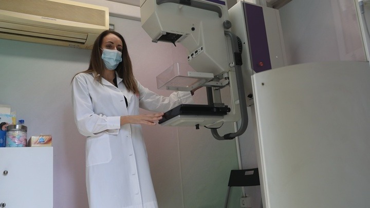Εθνικό Πρόγραμμα «ΠΡΟΛΑΜΒΑΝΩ»: Ξεκίνησε η αποστολή SMS για δωρεάν μαστογραφίες