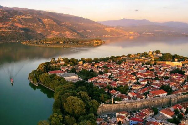 Κρατική ενίσχυση 10.000 ευρώ για μόνιμη εγκατάσταση σε επιλεγμένες περιοχές