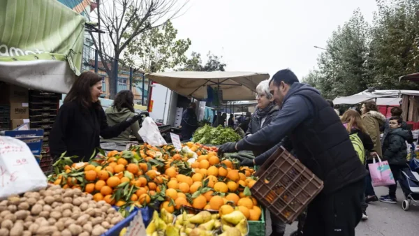 Νέες διευκρινίσεις από το υπουργείο Ανάπτυξης για τη λειτουργία των λαϊκών αγορών