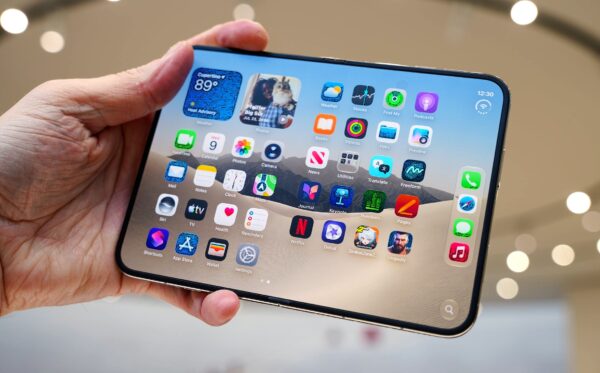 Αυξημένη ζήτηση για το νέο πτυσσόμενο iPhone οδηγεί σε καθυστερήσεις παραδόσεων