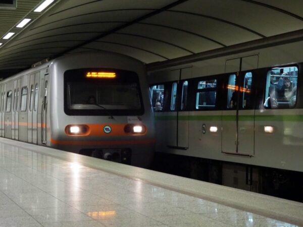Τροποποιήσεις στα δρομολόγια Μετρό και Τραμ για την 28η Οκτωβρίου