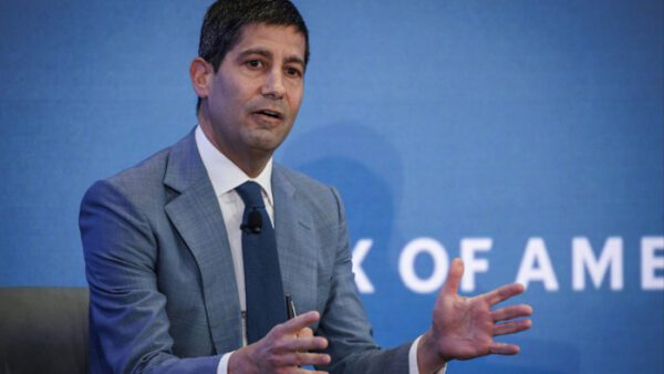 Αμετάβλητα αναμένονται τα επιτόκια της Fed εν μέσω πληθωριστικών πιέσεων